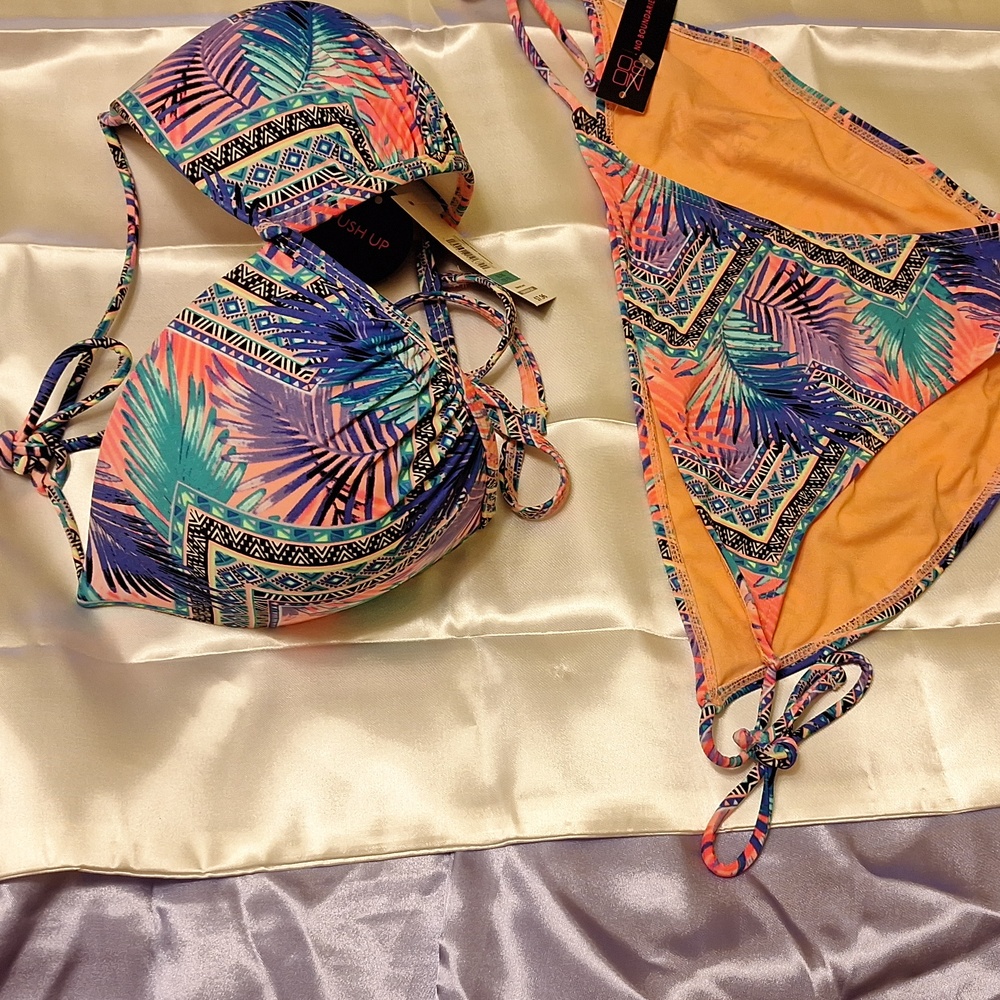 Multi color tropical leaf Bikini Junior Size XL NWT